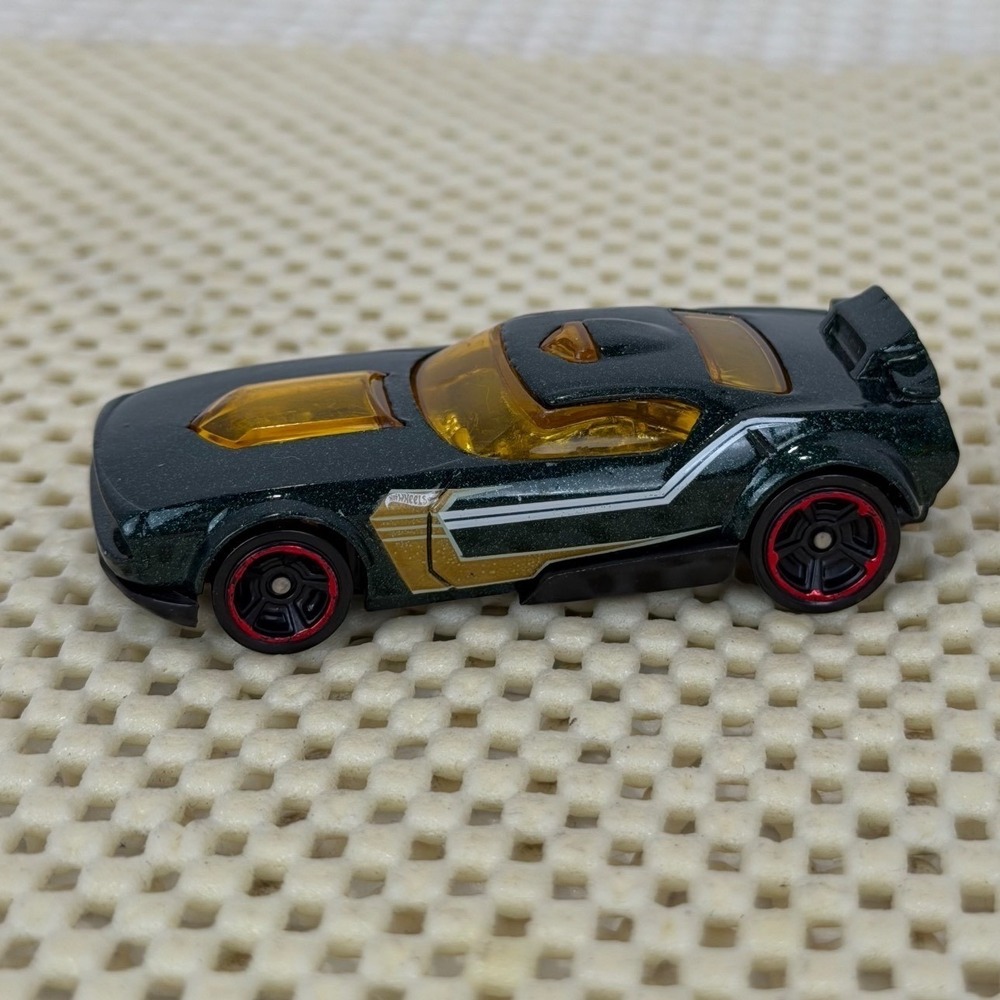 Hot Wheels Fast Fish Green Metallic Gold Windows Red Rim‎ Wheels Diecast Car EUC